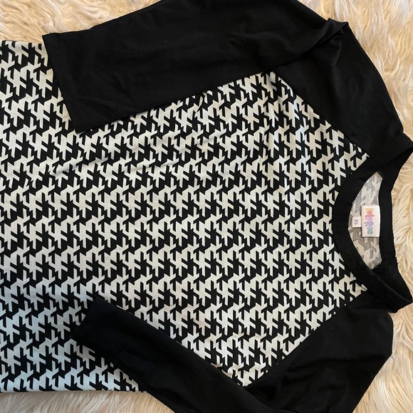 LaLaRoe Randy Women's Raglan Baseball Tee Black Geometric Women's Size XS 2-4 - Picture 4 of 7